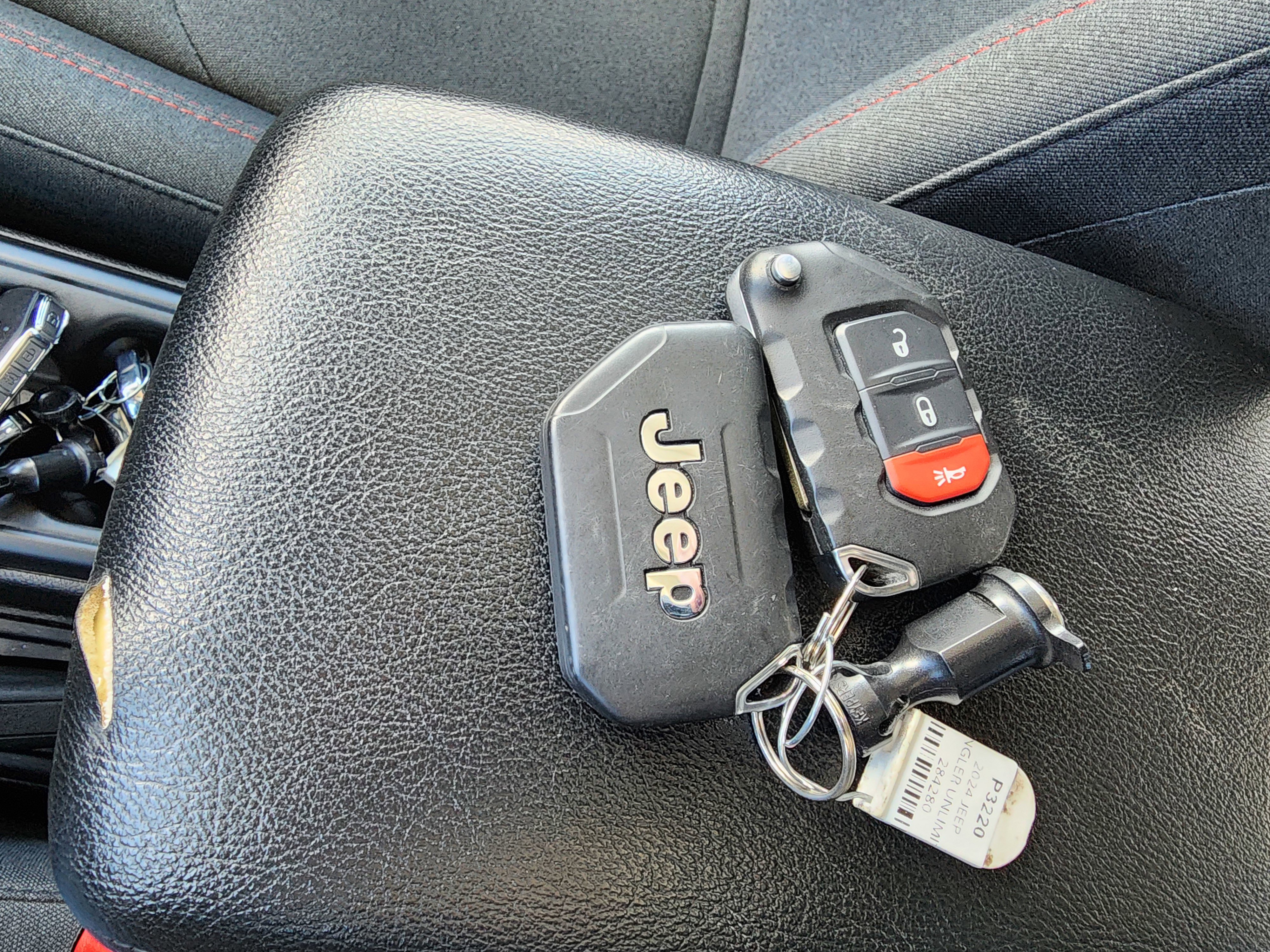 Used 2024 Jeep Wrangler Unlimited Rubicon image 27