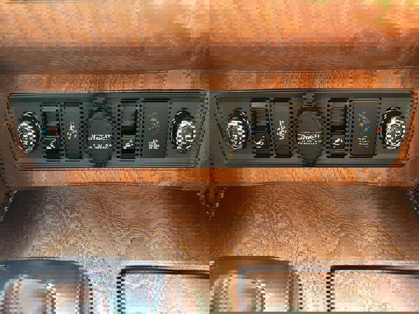 Used 2017 INFINITI QX80 Limited w/ All Season Package image 33