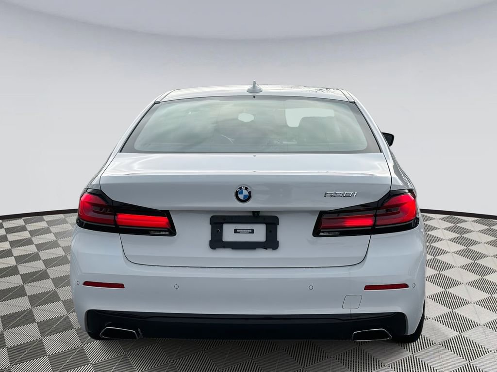 Used 2022 BMW 530i w/ Executive Package image 3