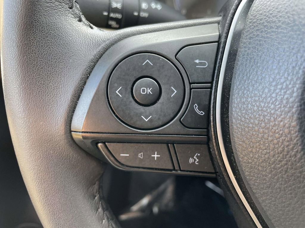 Used 2024 Toyota RAV4 Limited image 32