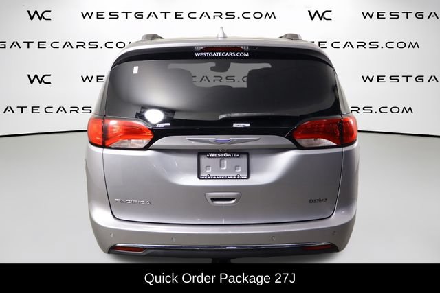 Used 2019 Chrysler Pacifica Touring-L Plus w/ Advanced Safetytec Group FWD image 4