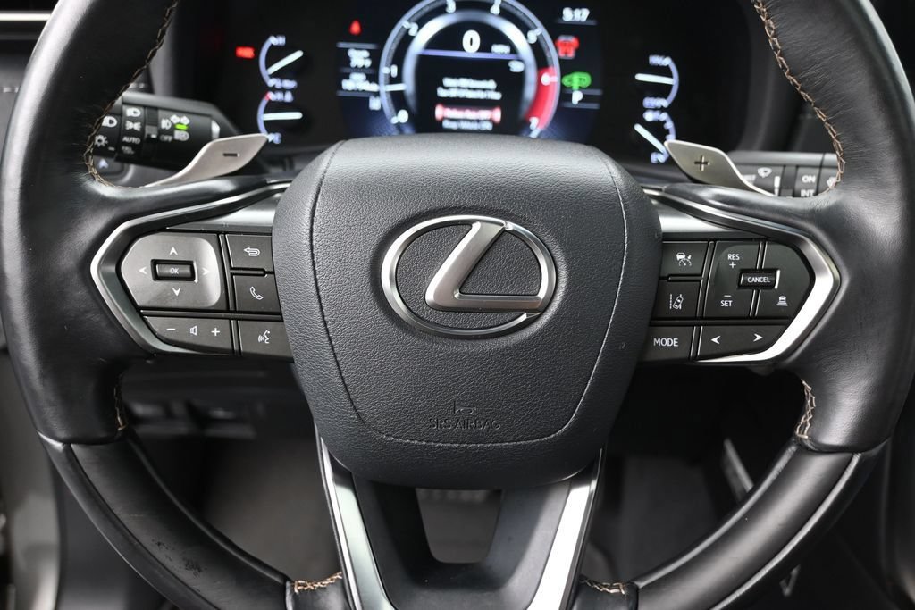 Used 2023 Lexus LX 600 4WD w/ Luxury Package image 23