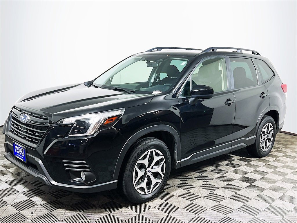 Used 2023 Subaru Forester Premium image 4