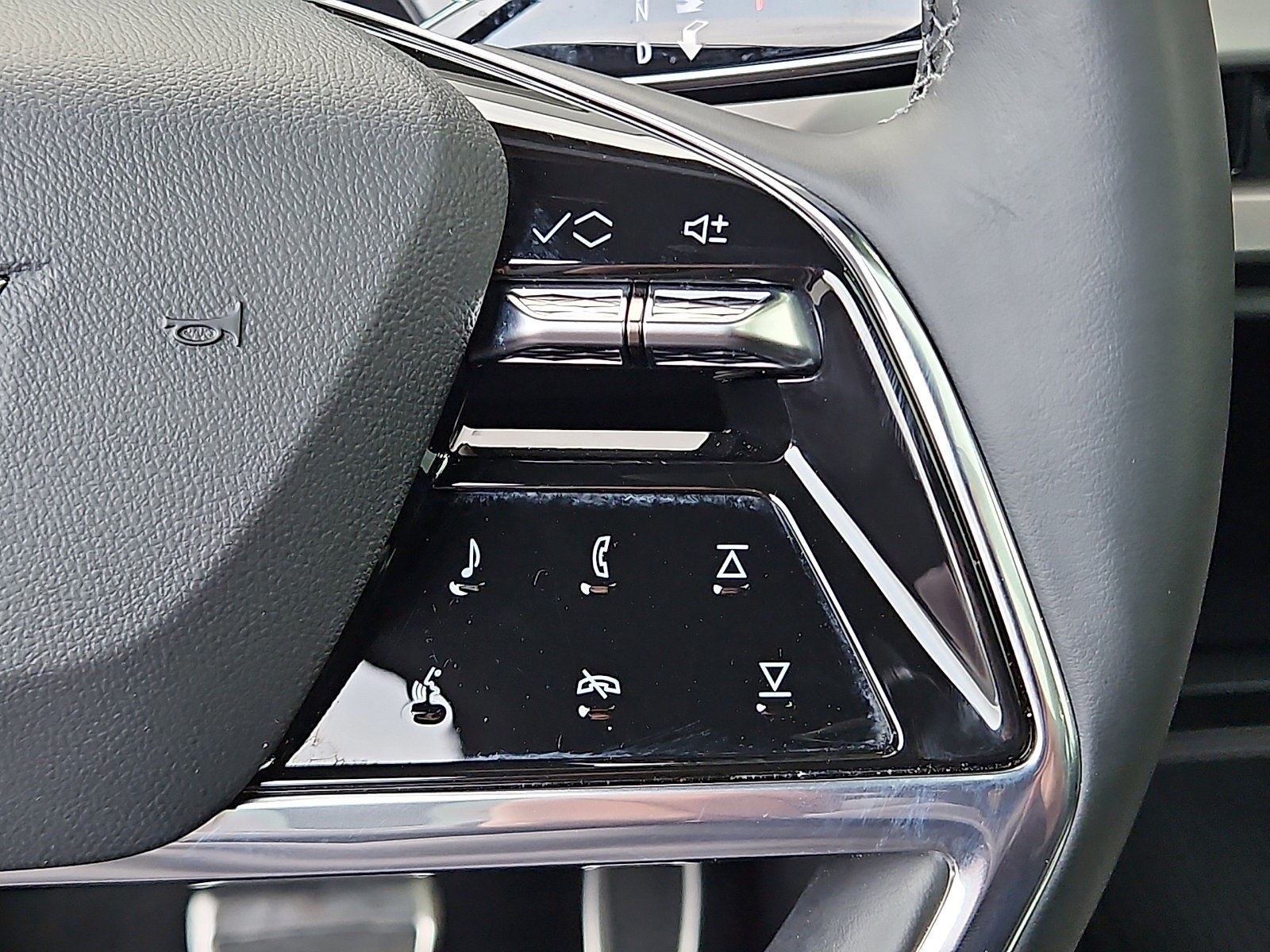 Certified 2026 Cadillac Vistiq Luxury image 15