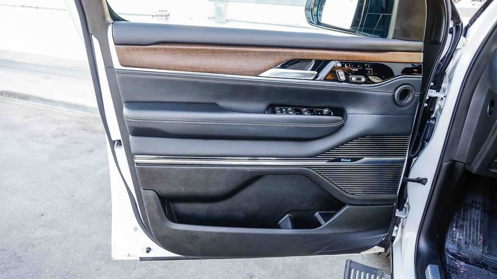 Used 2024 Jeep Grand Wagoneer L 4WD image 23