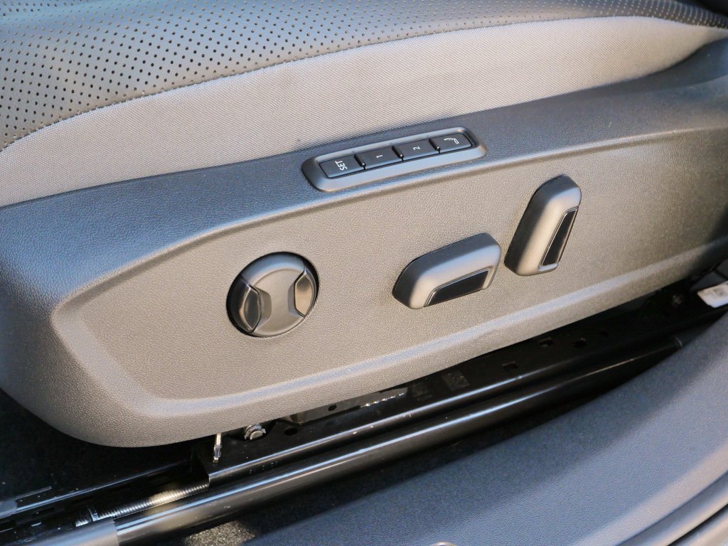 Used 2024 Volkswagen ID.4 Pro S image 6