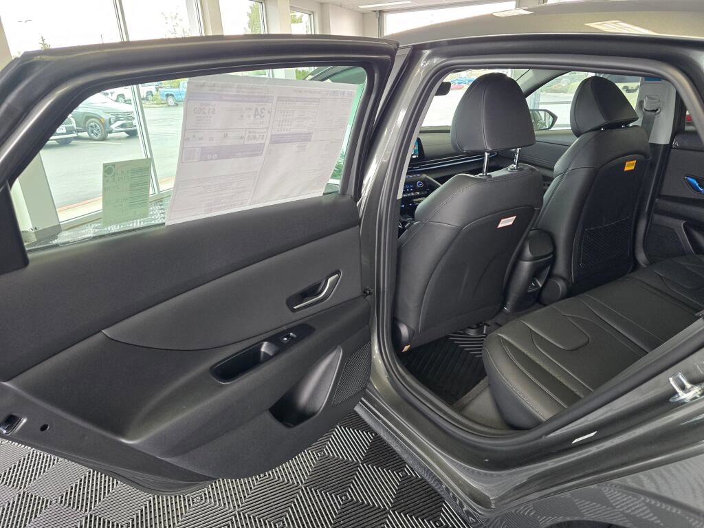 New 2026 Hyundai Elantra Limited FWD image 34