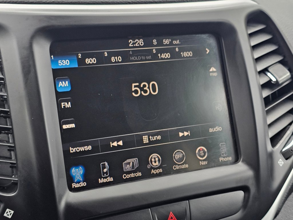 Used 2015 Jeep Cherokee Trailhawk w/ Comfort/Convenience Group AWD/4WD image 6