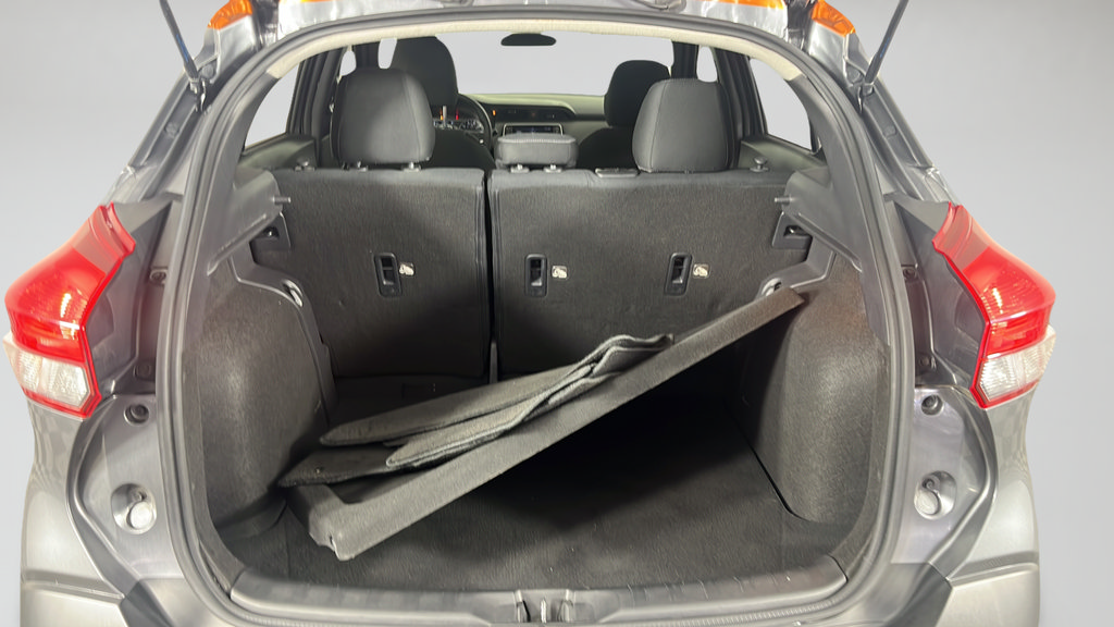 Used 2019 Nissan Kicks SV FWD image 20