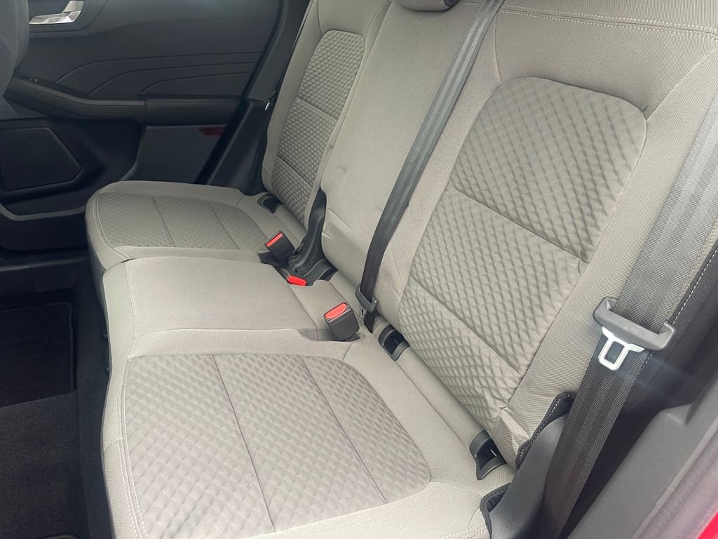 Used 2021 Ford Escape SE image 13