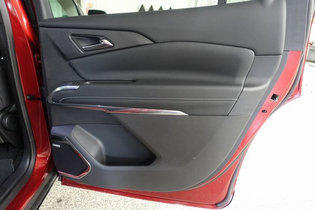 Used 2025 Chevrolet Traverse LT w/ Enhanced Driving Package image 24