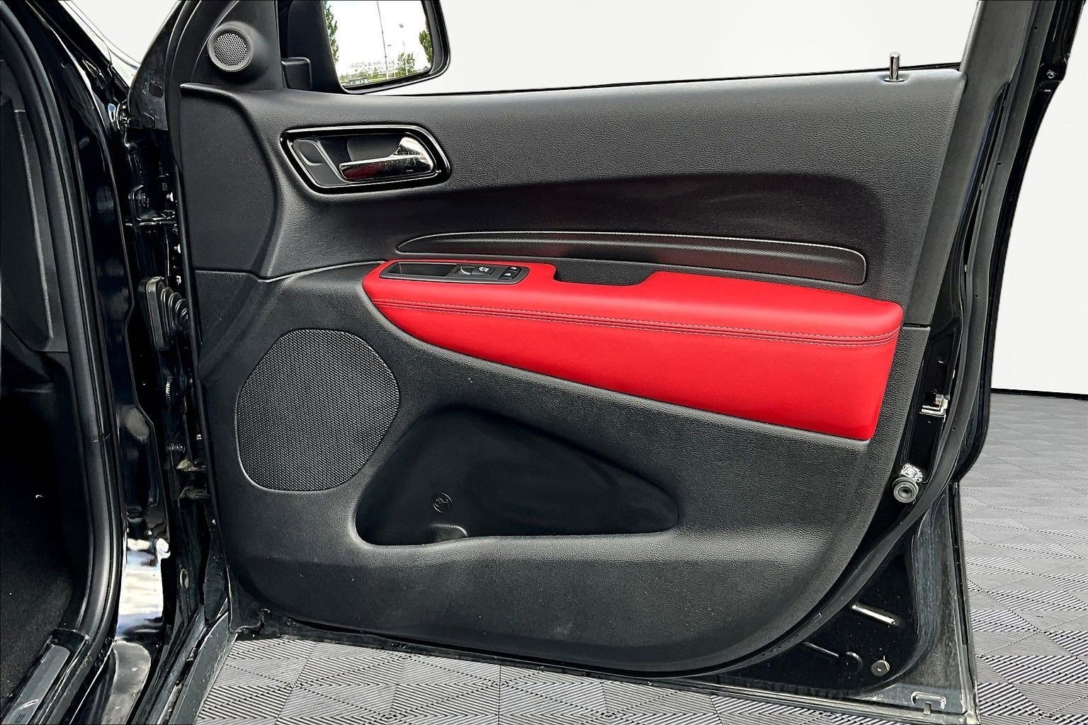 Used 2022 Dodge Durango R/T w/ Tow 'N Go Package AWD/4WD image 29