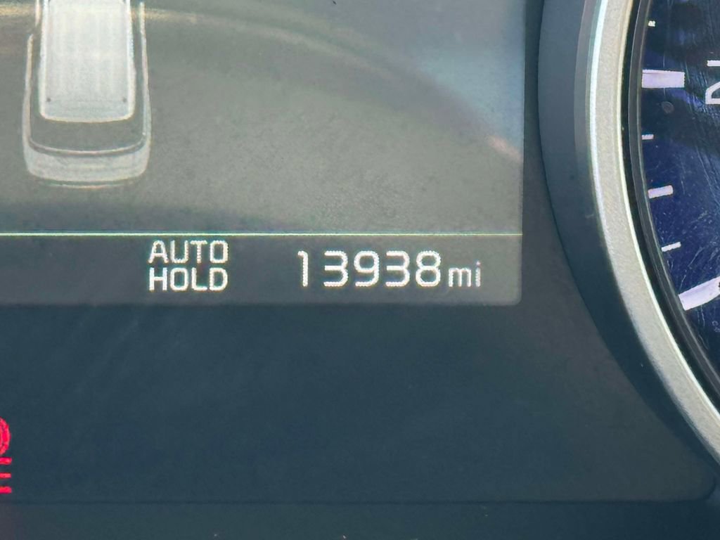 Used 2024 Kia Carnival LX image 25