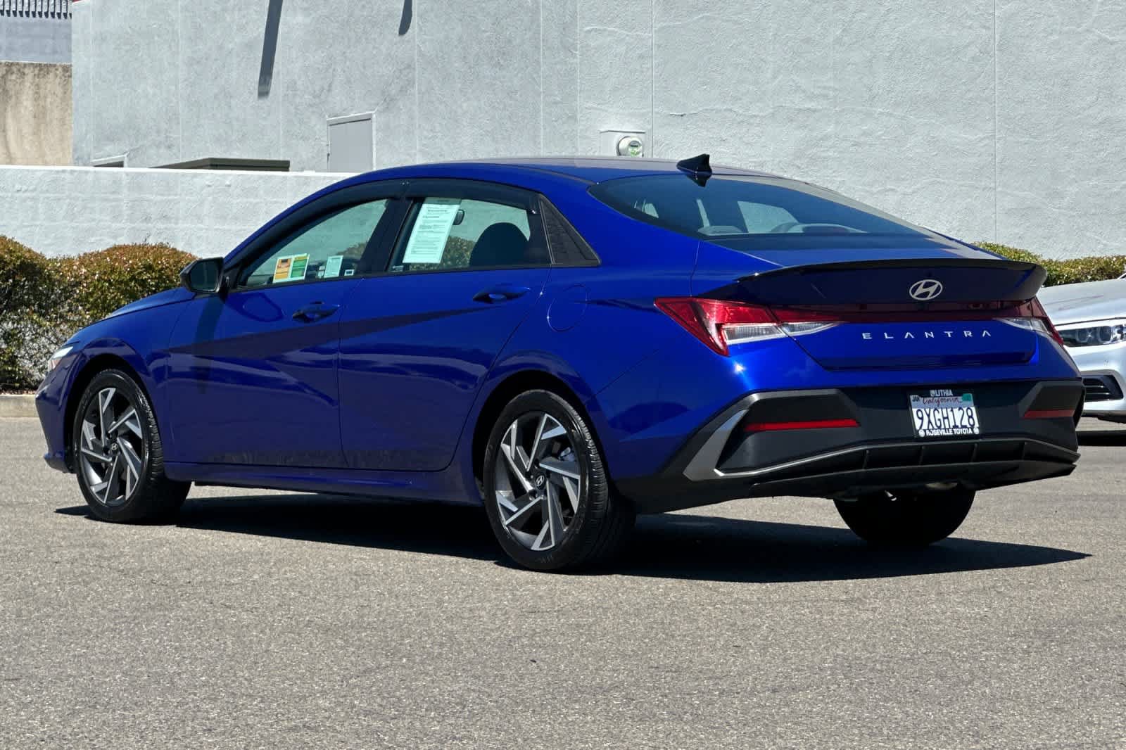 Used 2025 Hyundai Elantra Sport FWD image 7