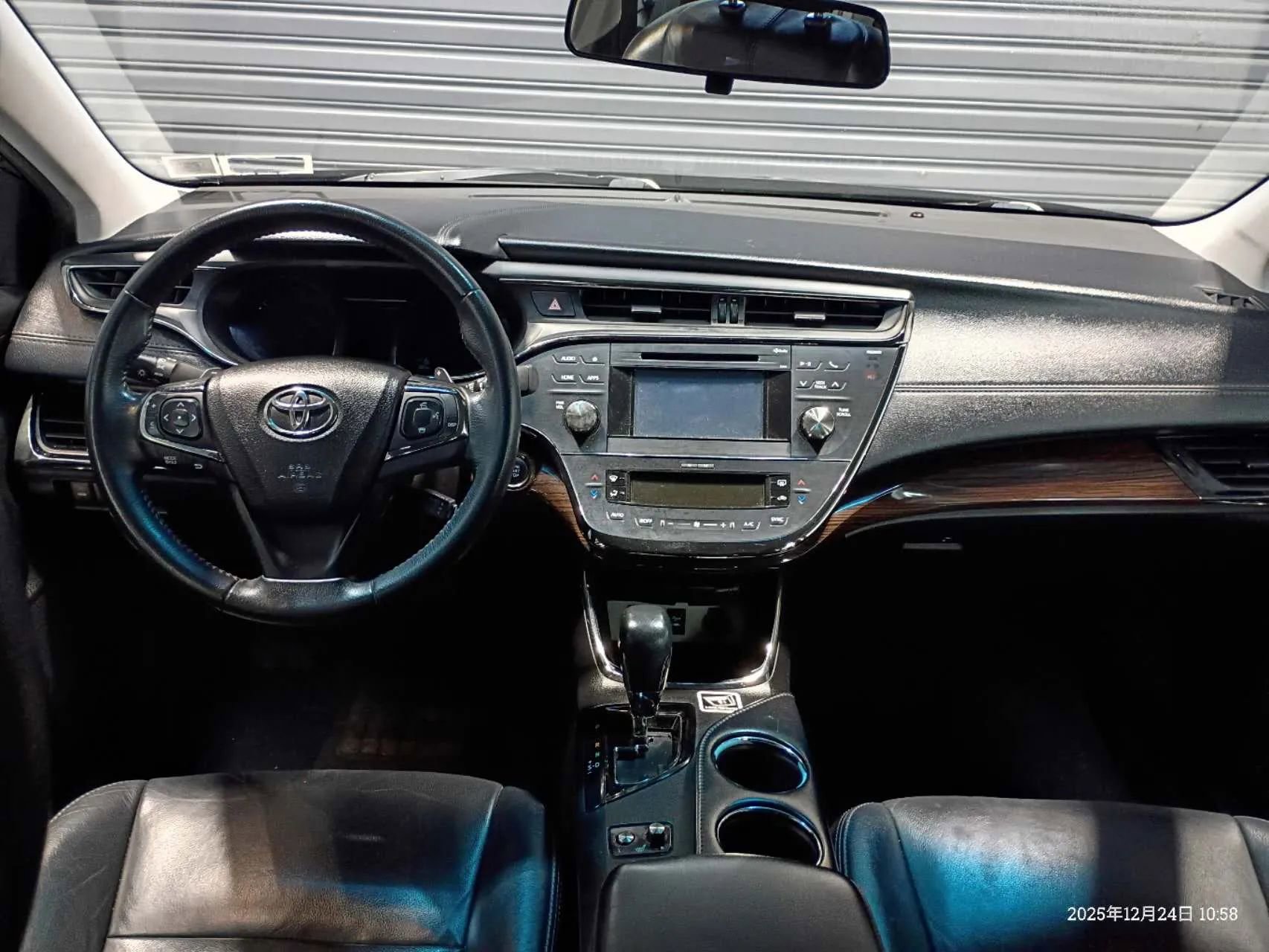 Used 2015 Toyota Avalon XLE image 8