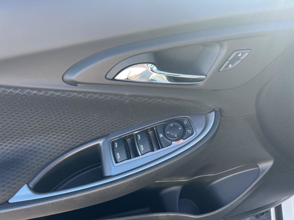 New 2025 Chevrolet Malibu LT w/ Sport Edition FWD image 11
