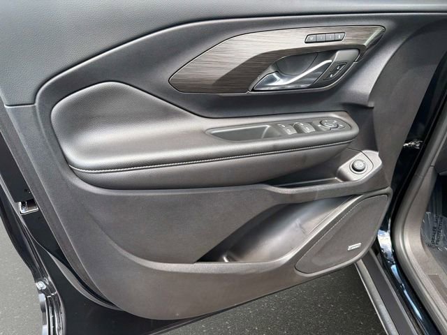 Used 2023 GMC Terrain SLT w/ Infotainment Package II FWD image 17