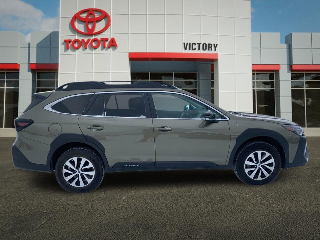 Used 2025 Subaru Outback Premium w/ Popular Package #1 image 2