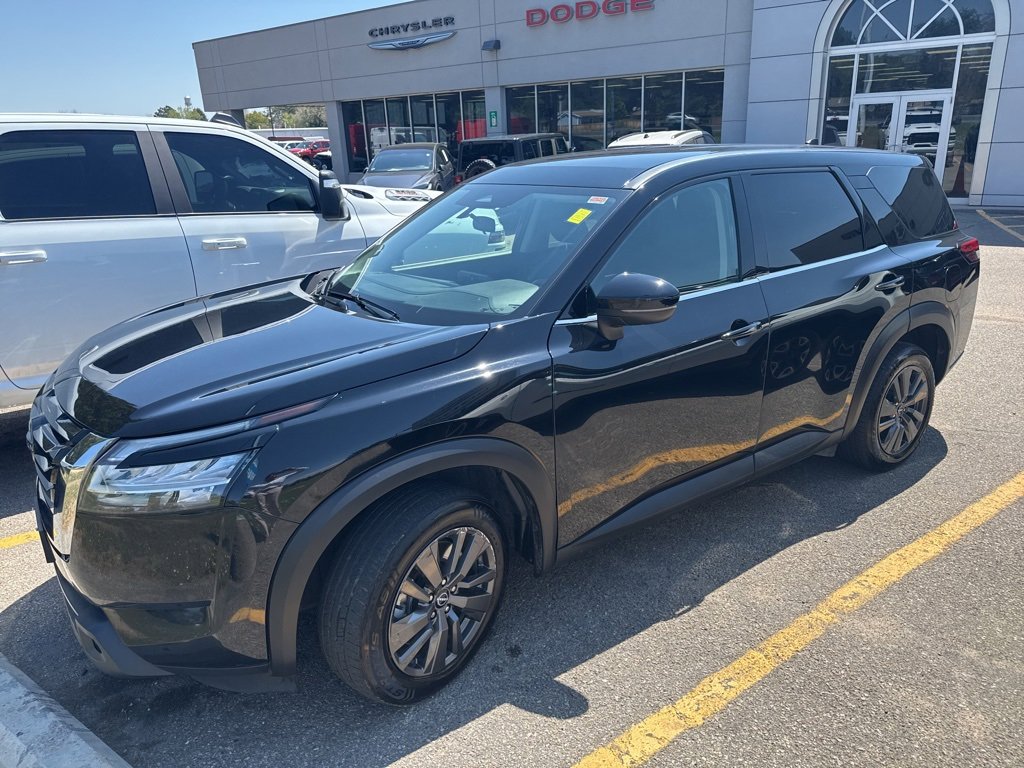 Used 2022 Nissan Pathfinder S