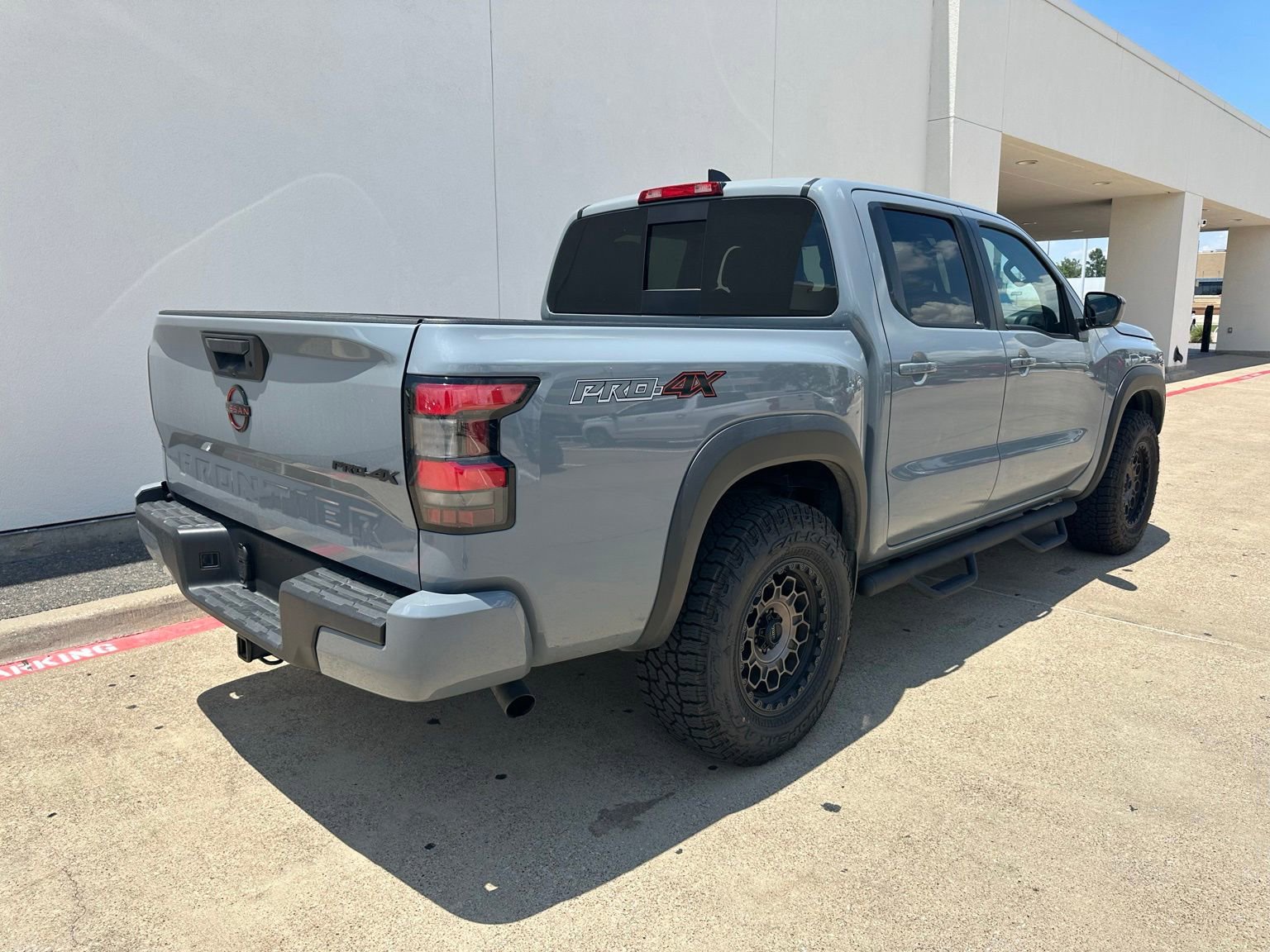 Used 2024 Nissan Frontier PRO-4X w/ Off-Road Protection Package AWD/4WD image 7