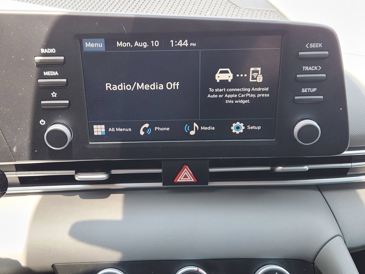 Certified 2025 Hyundai Elantra SE FWD image 14