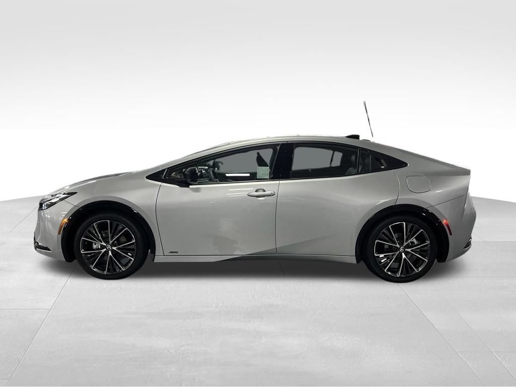 New 2027 Toyota Prius Limited AWD/4WD image 2