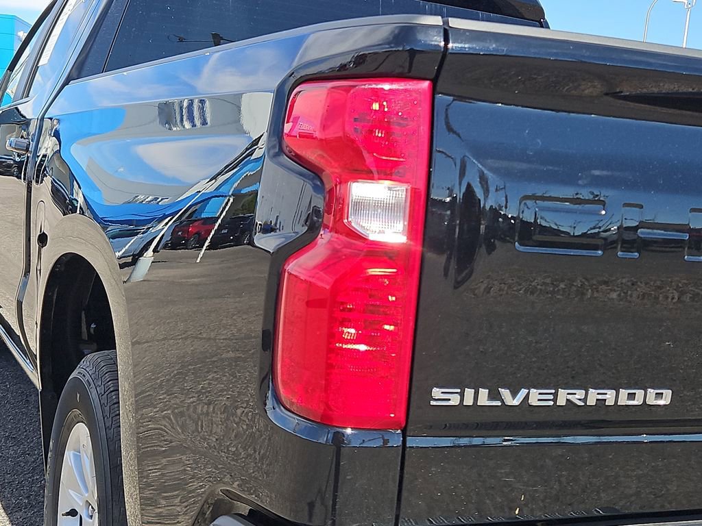Used 2025 Chevrolet Silverado 1500 LT image 9