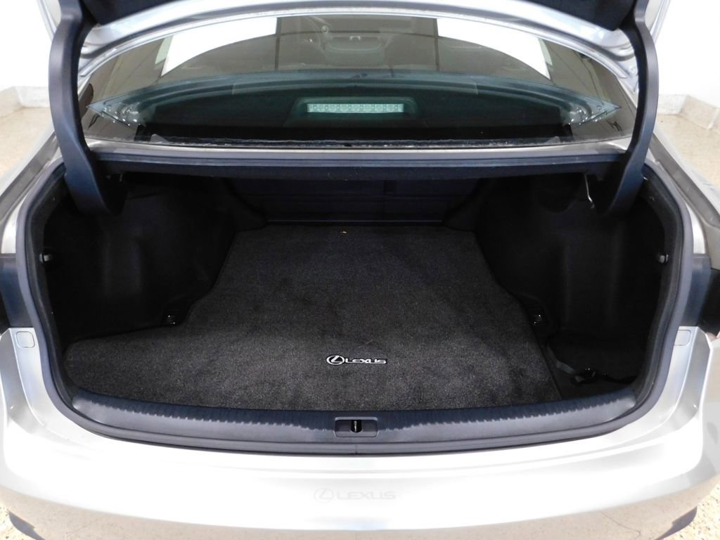 Used 2018 Lexus IS 300 F Sport w/ F Sport Package image 78