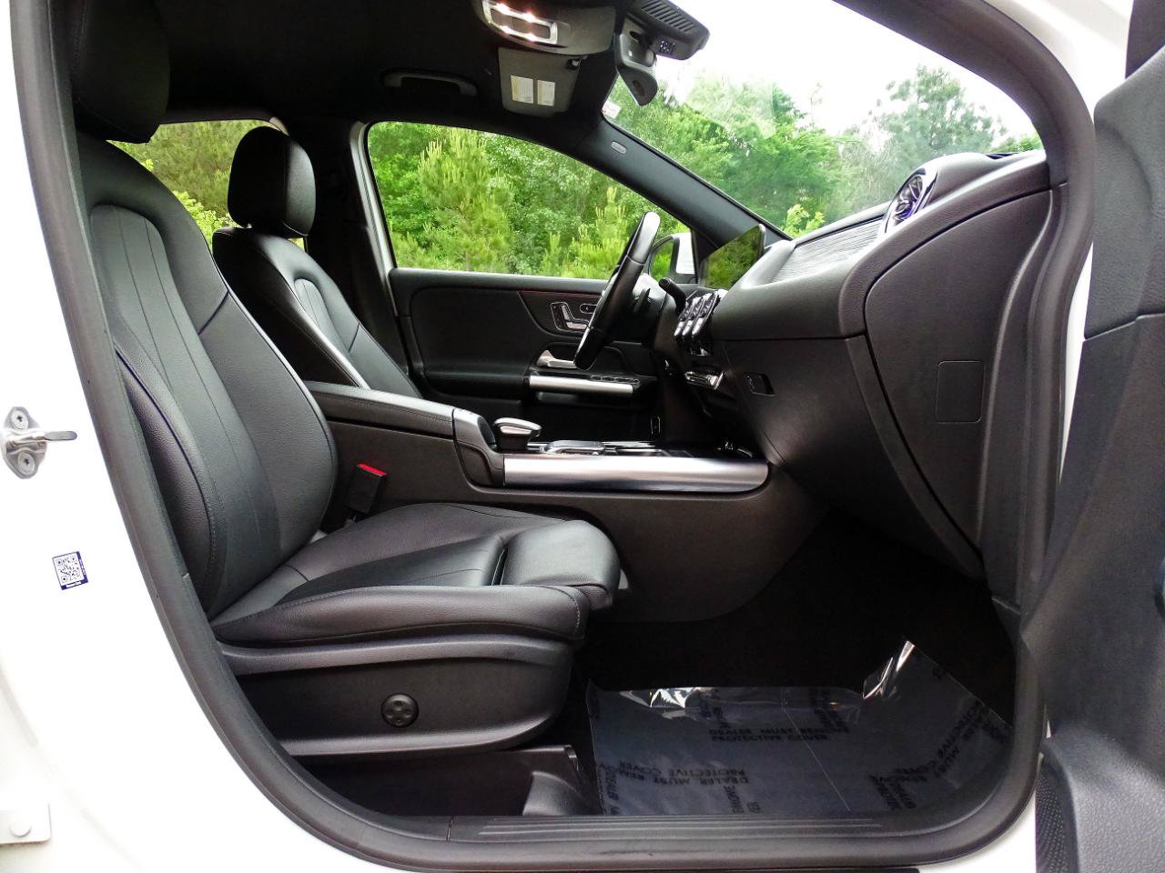 Used 2023 Mercedes-Benz GLA 250 4MATIC w/ Premium Package image 27