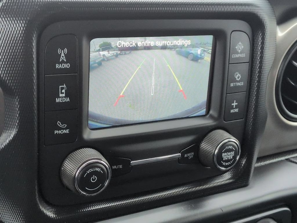 Used 2018 Jeep Wrangler Unlimited Sport AWD/4WD image 18