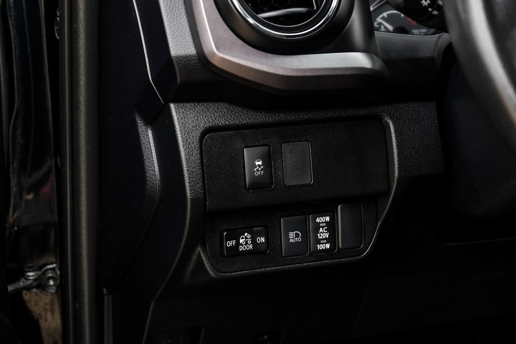 Used 2020 Toyota Tacoma TRD Off-Road AWD/4WD image 27
