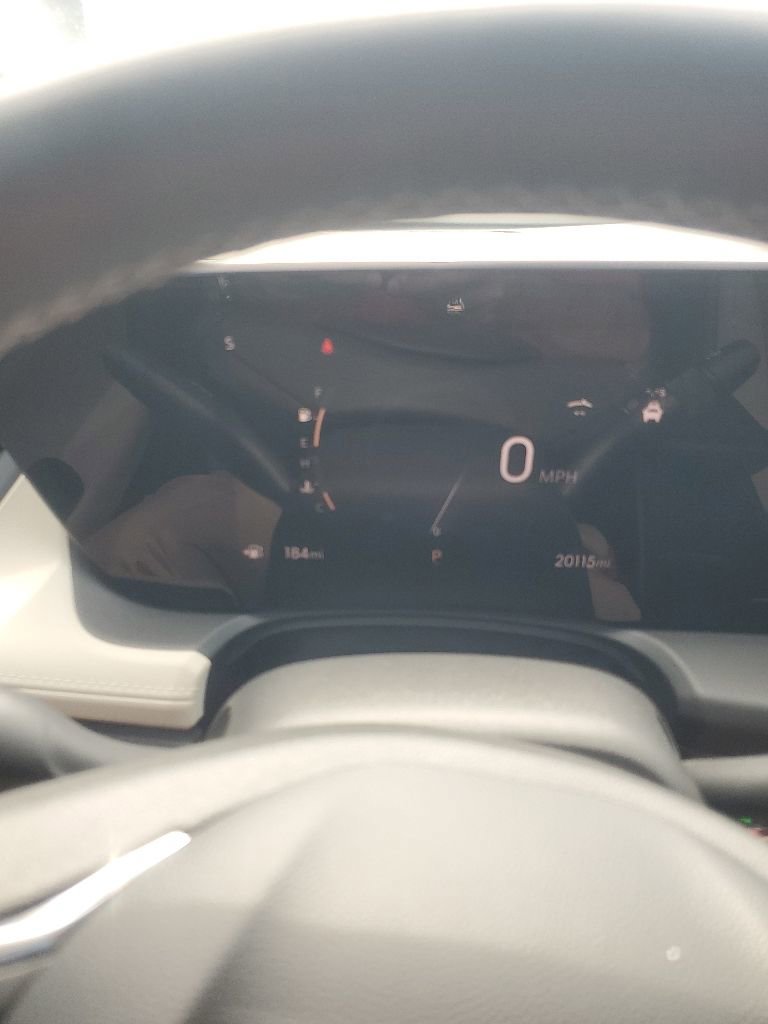 Used 2024 Buick Encore GX Avenir w/ Avenir Technology Package FWD image 21