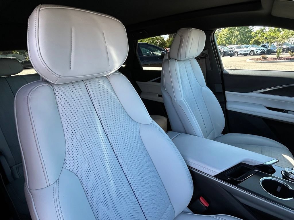 Used 2024 Cadillac Lyriq Luxury RWD image 44