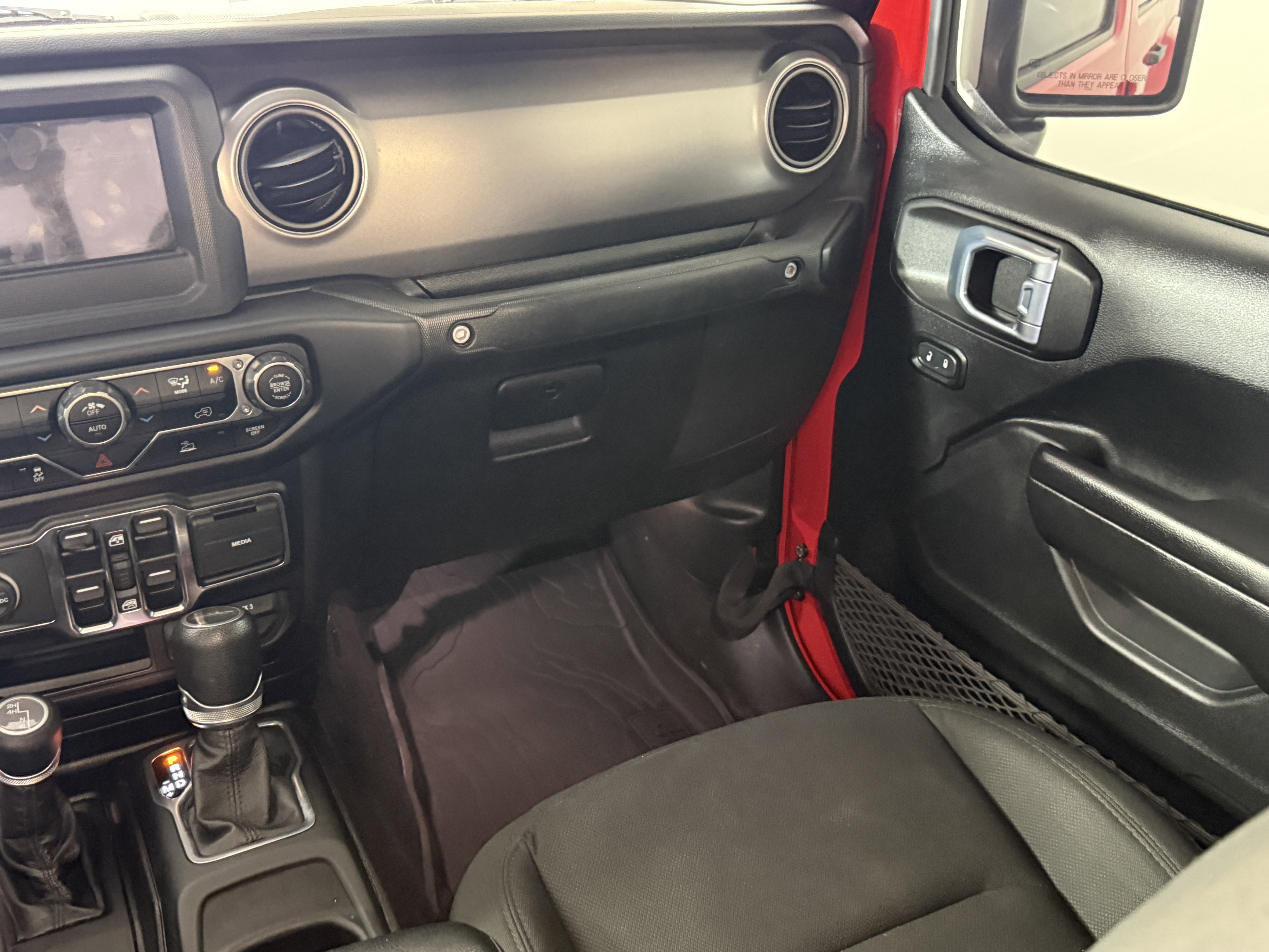 Used 2021 Jeep Gladiator Willys AWD/4WD image 12