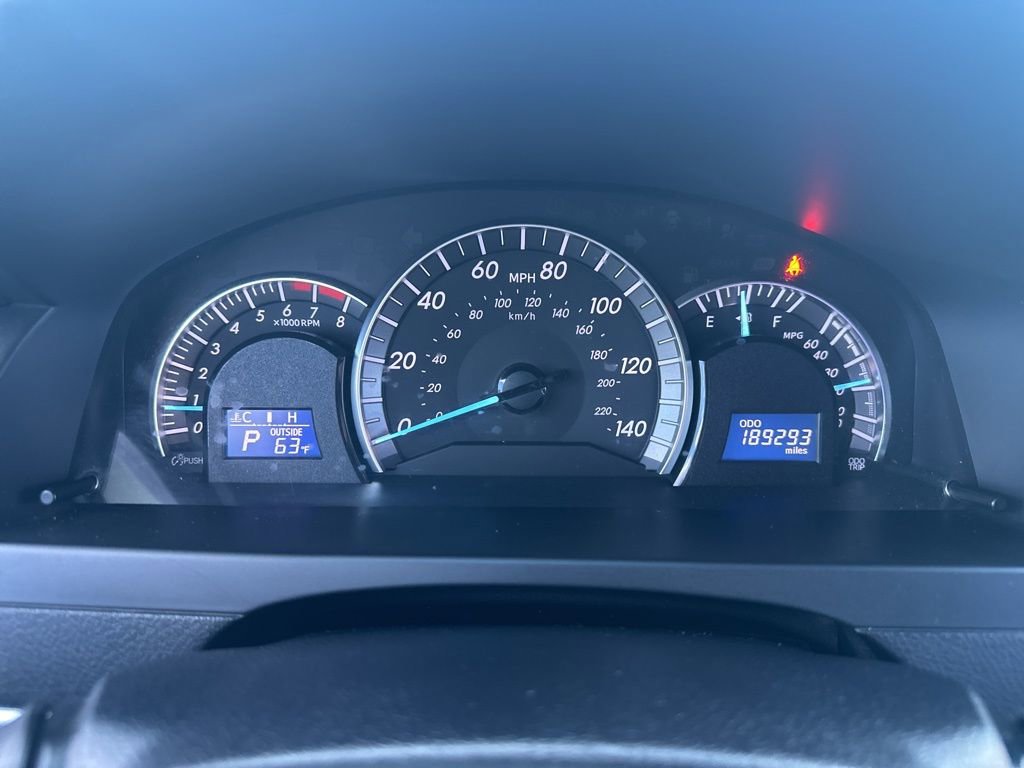 Used 2013 Toyota Camry SE image 2