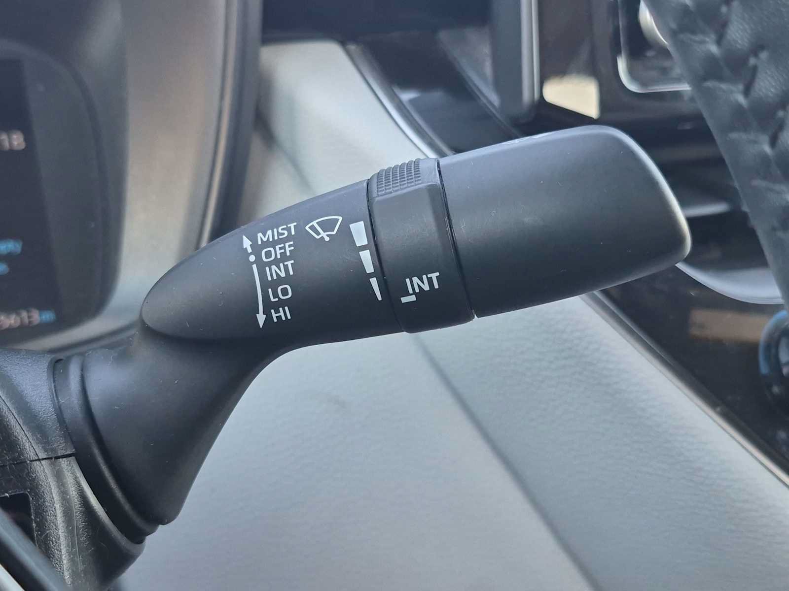 Used 2022 Toyota Corolla SE w/ Carpet Mat Package (TMS) FWD image 24