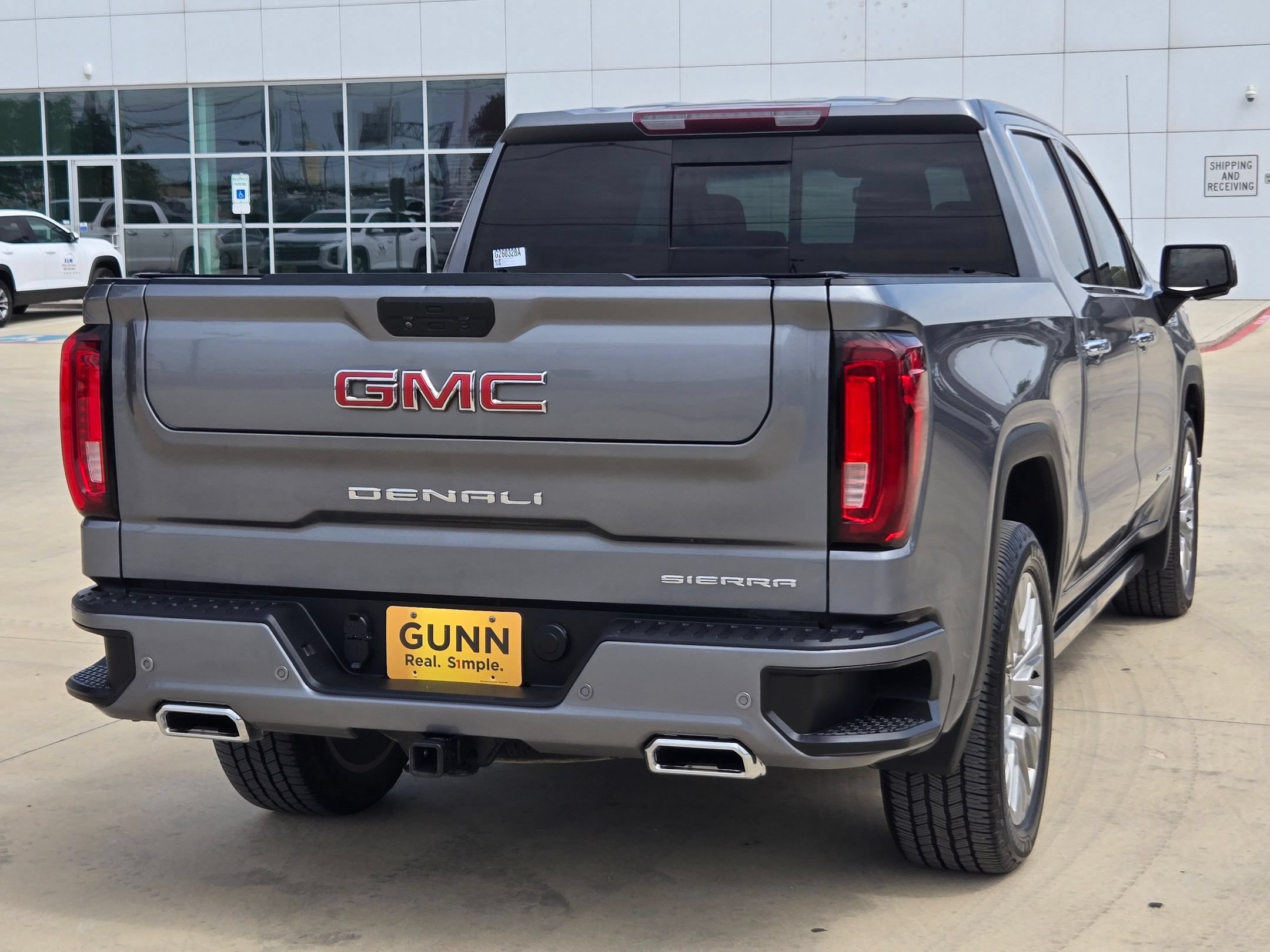 Used 2022 GMC Sierra 1500 Denali w/ Denali Premium Package AWD/4WD image 7