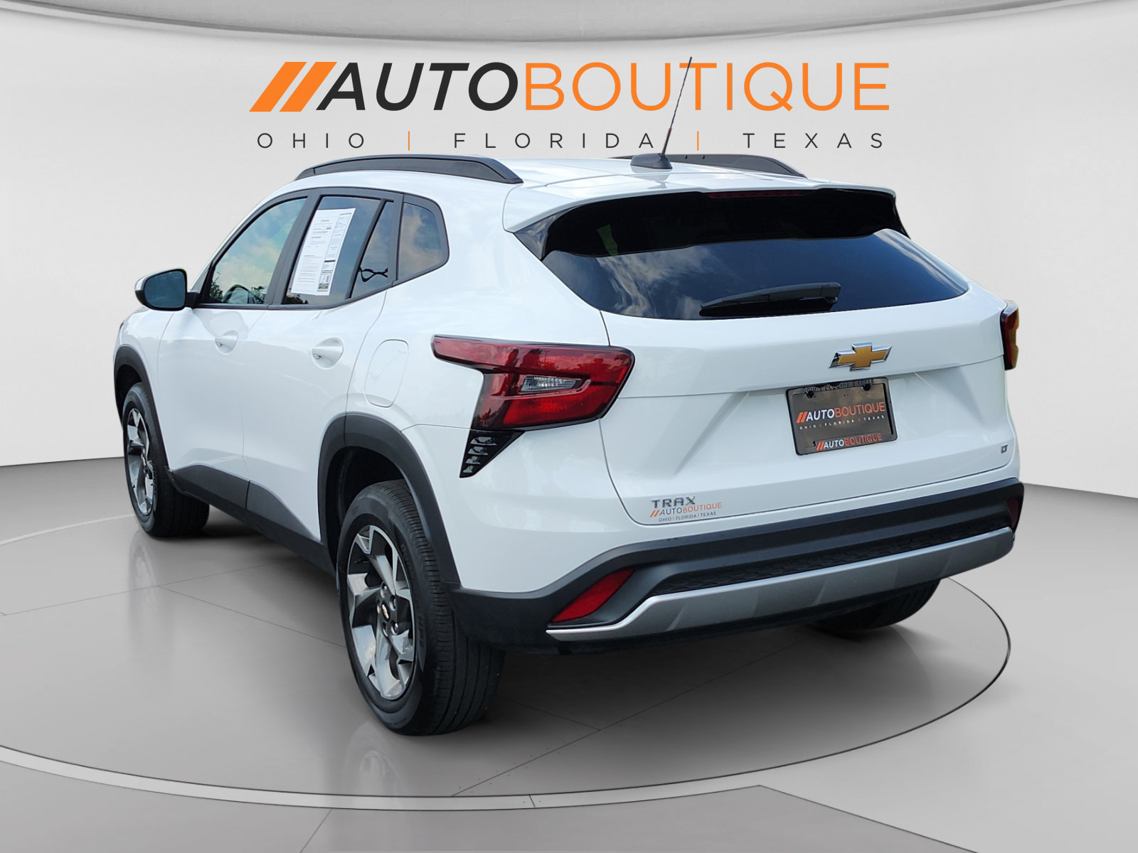 Used 2026 Chevrolet Trax LT FWD image 3