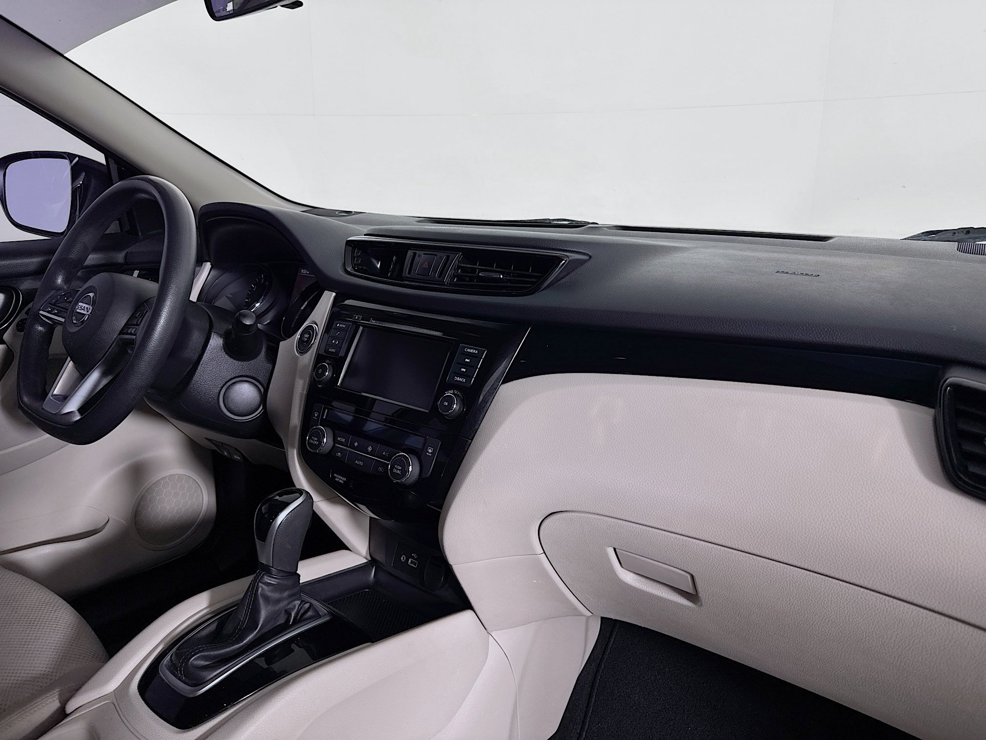 Used 2019 Nissan Rogue Sport SV FWD image 24