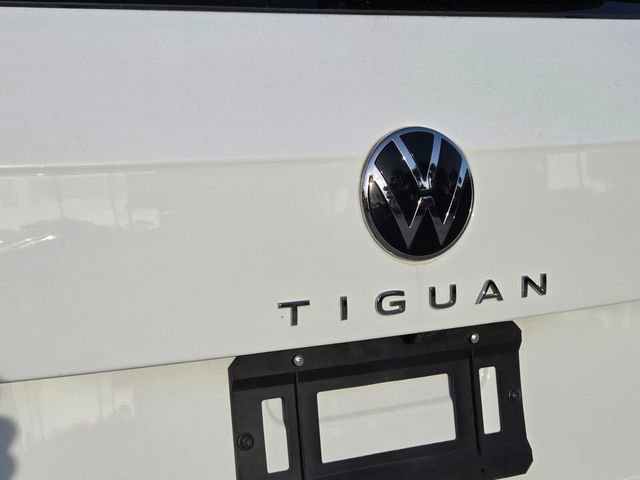 Used 2024 Volkswagen Tiguan SE image 5