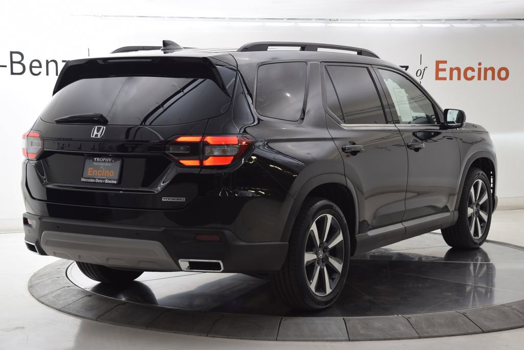 Used 2024 Honda Pilot Touring image 6