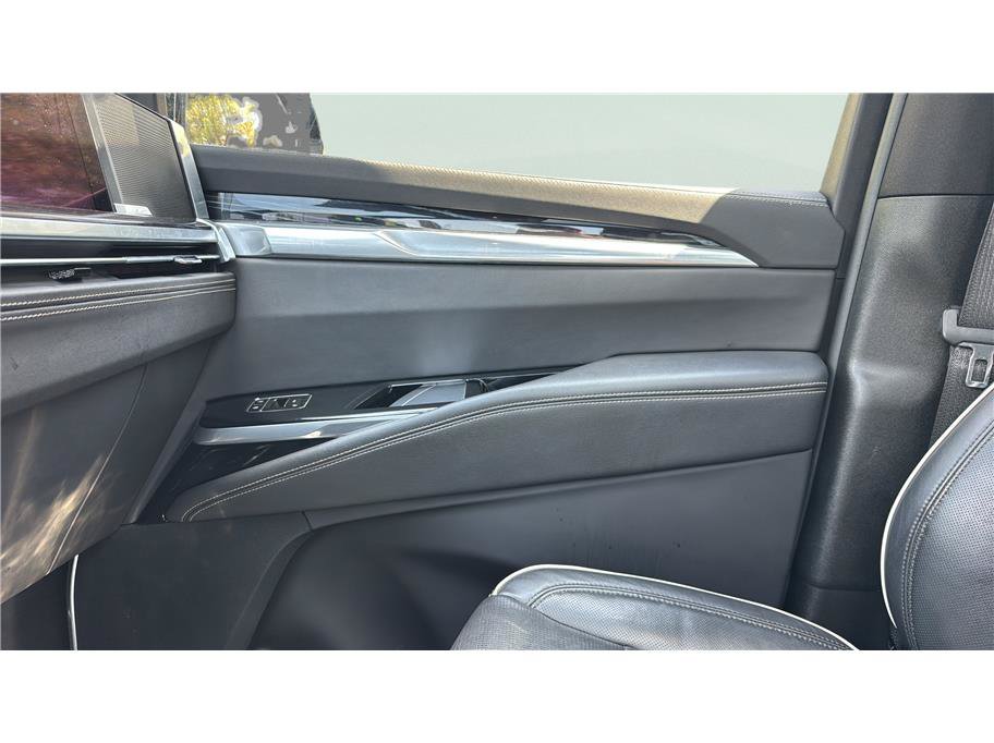 Used 2025 Cadillac Escalade ESV Sport w/ Touring Package AWD/4WD image 35