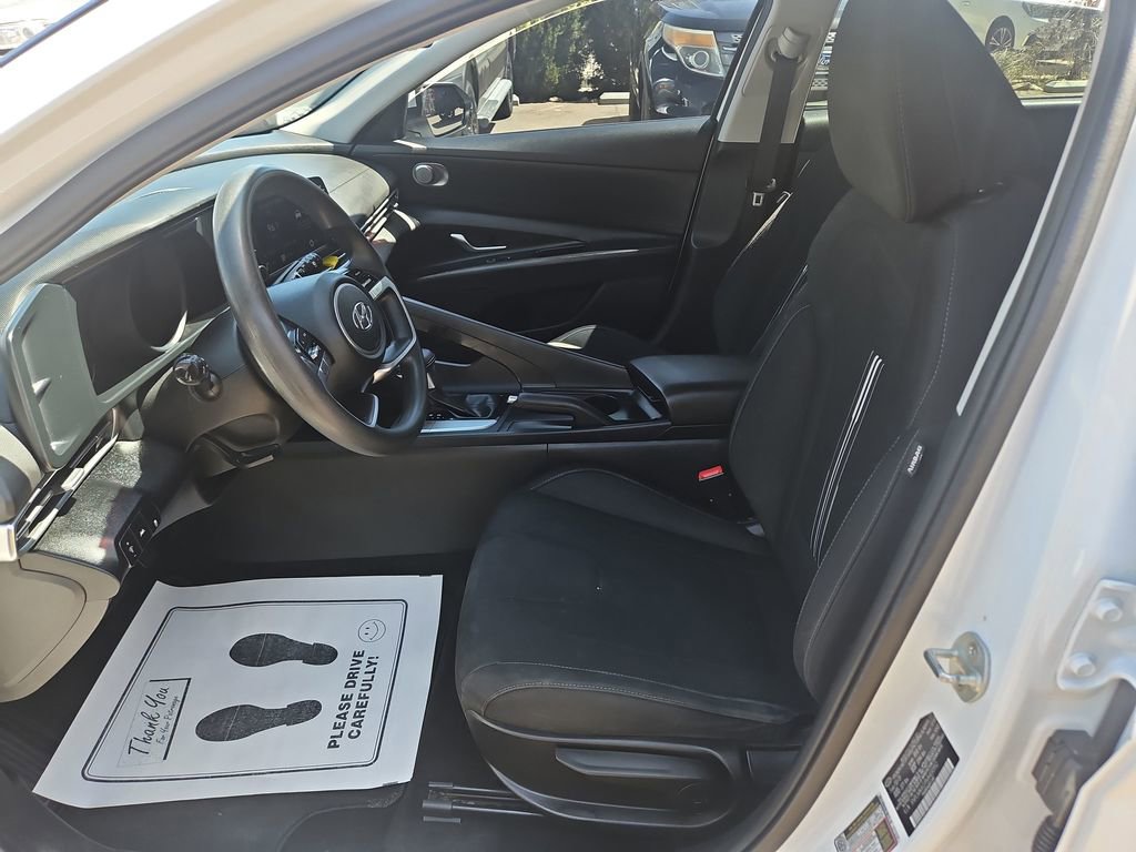 Used 2021 Hyundai Elantra SEL FWD image 9