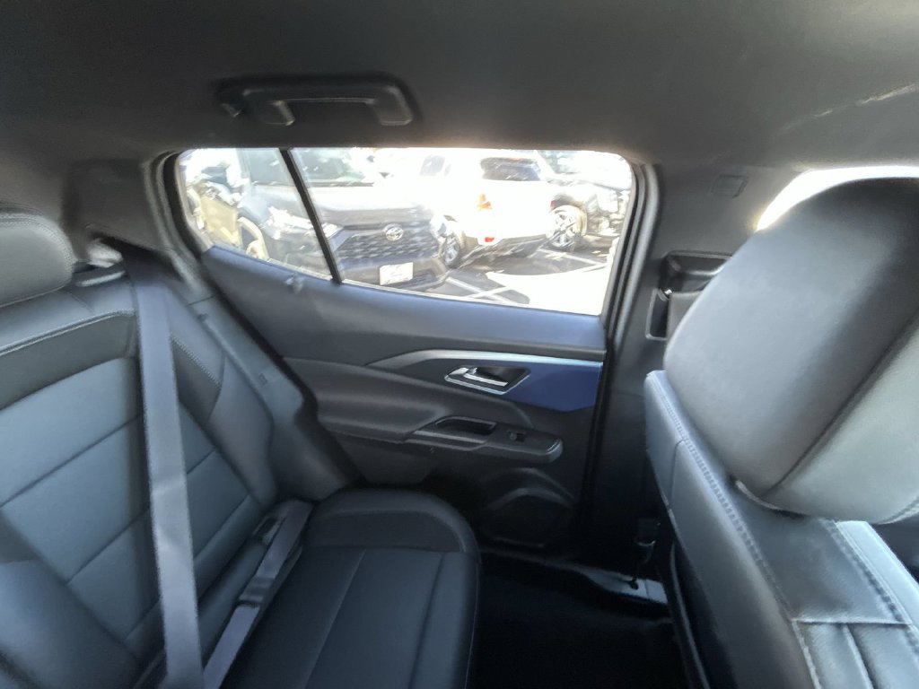 Used 2024 Chevrolet Equinox EV LT w/ LPO, Blackout Package FWD image 7