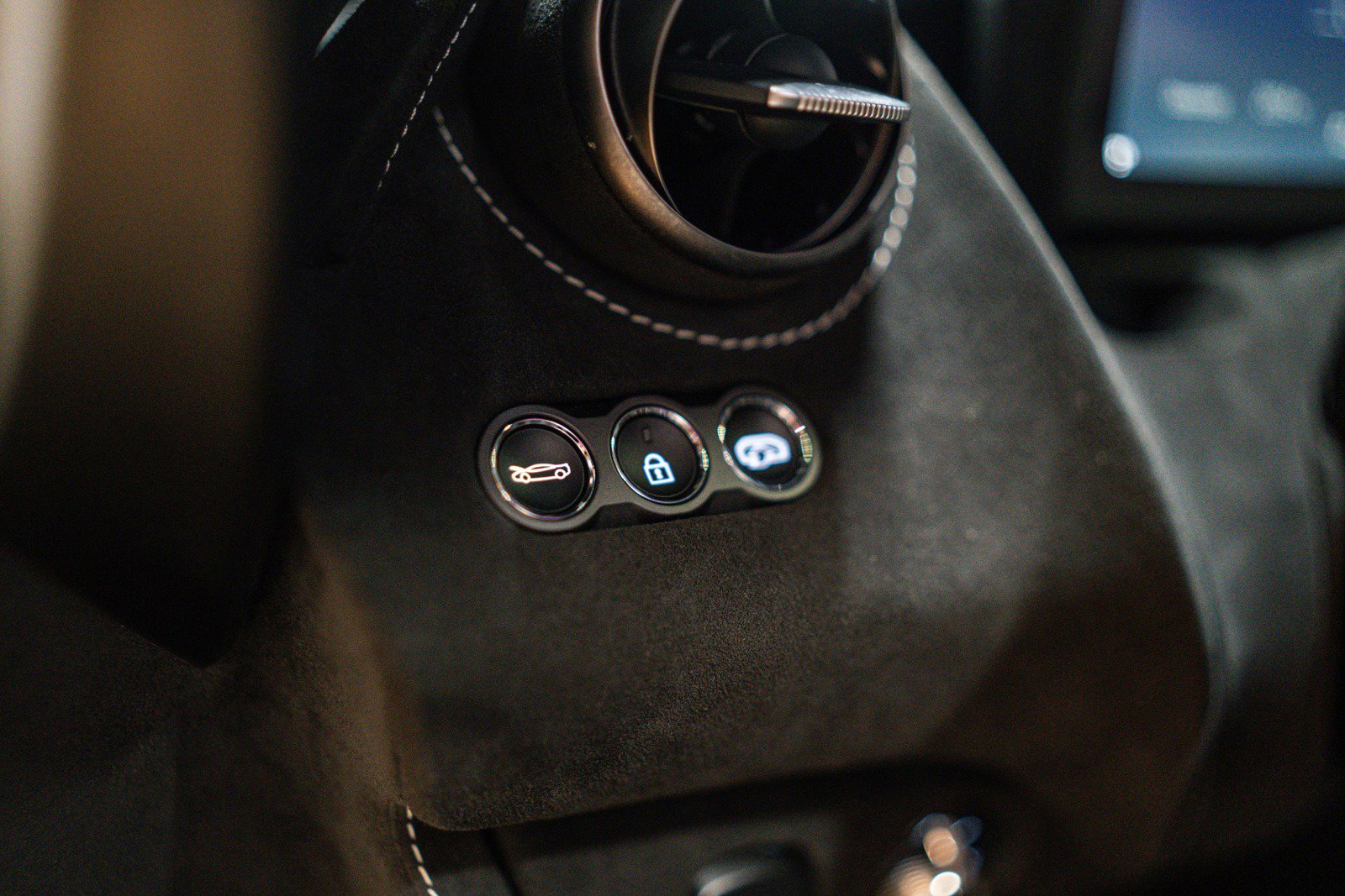 Used 2021 McLaren 765LT image 32