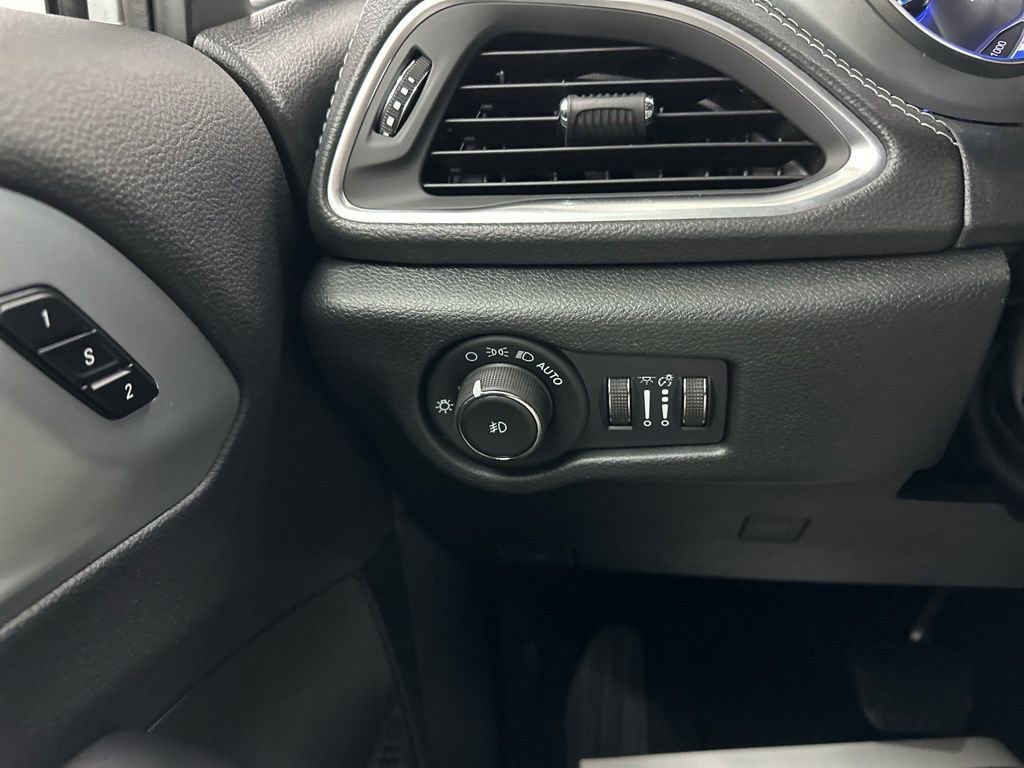 New 2026 Chrysler Pacifica Limited image 35