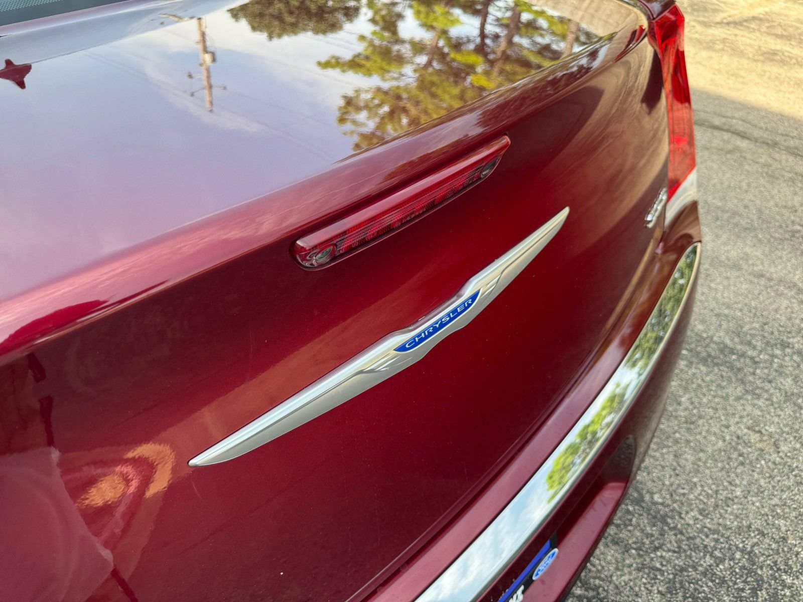 Used 2018 Chrysler 300 Touring L RWD image 17