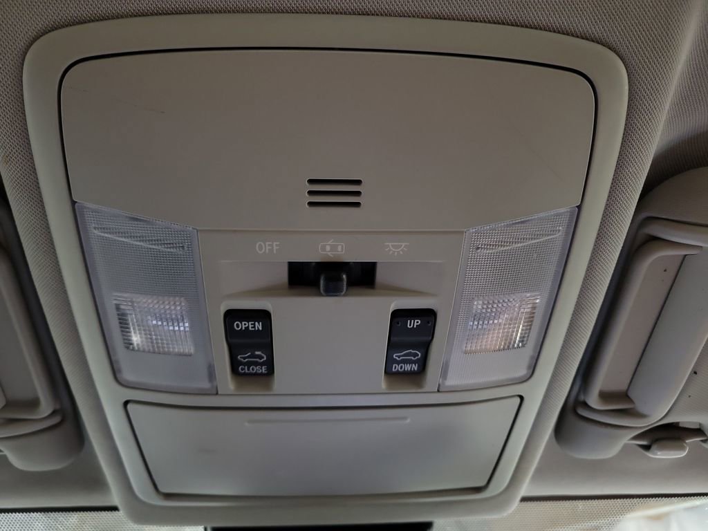 Used 2017 Toyota RAV4 Limited image 20