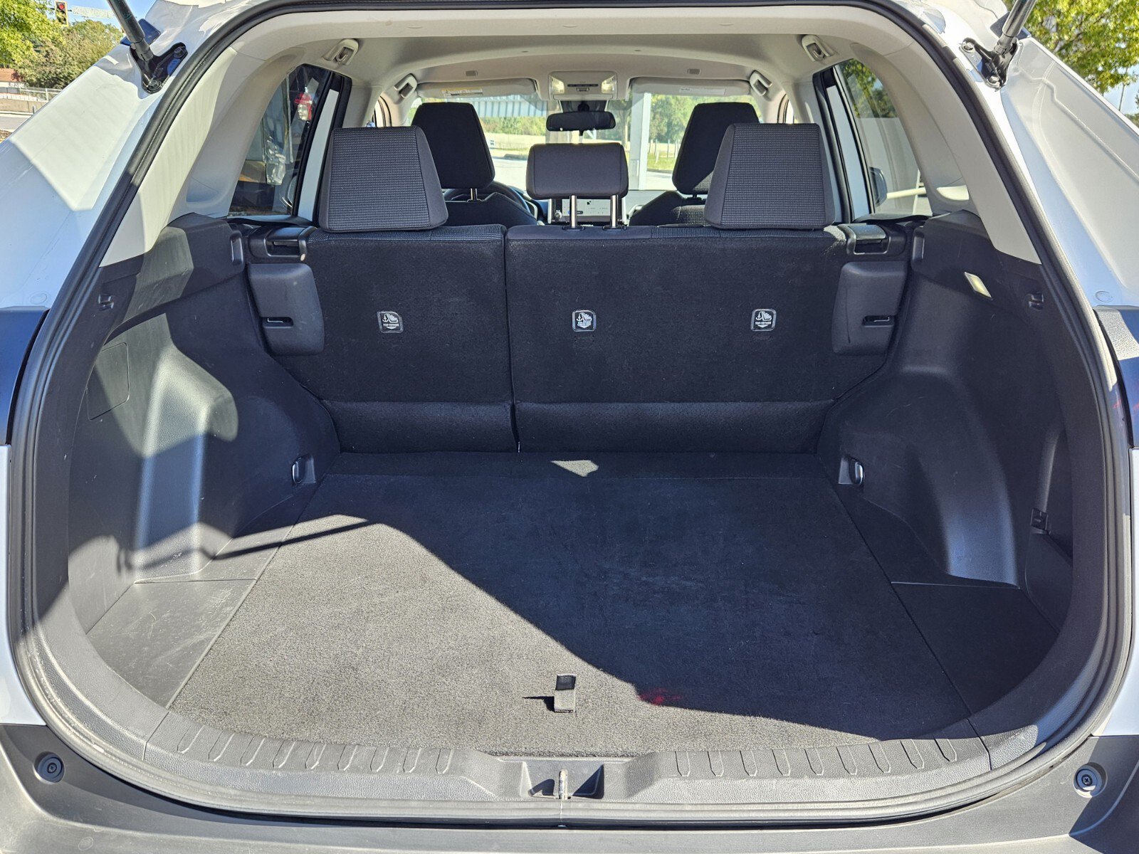 Used 2025 Toyota RAV4 LE AWD/4WD image 28