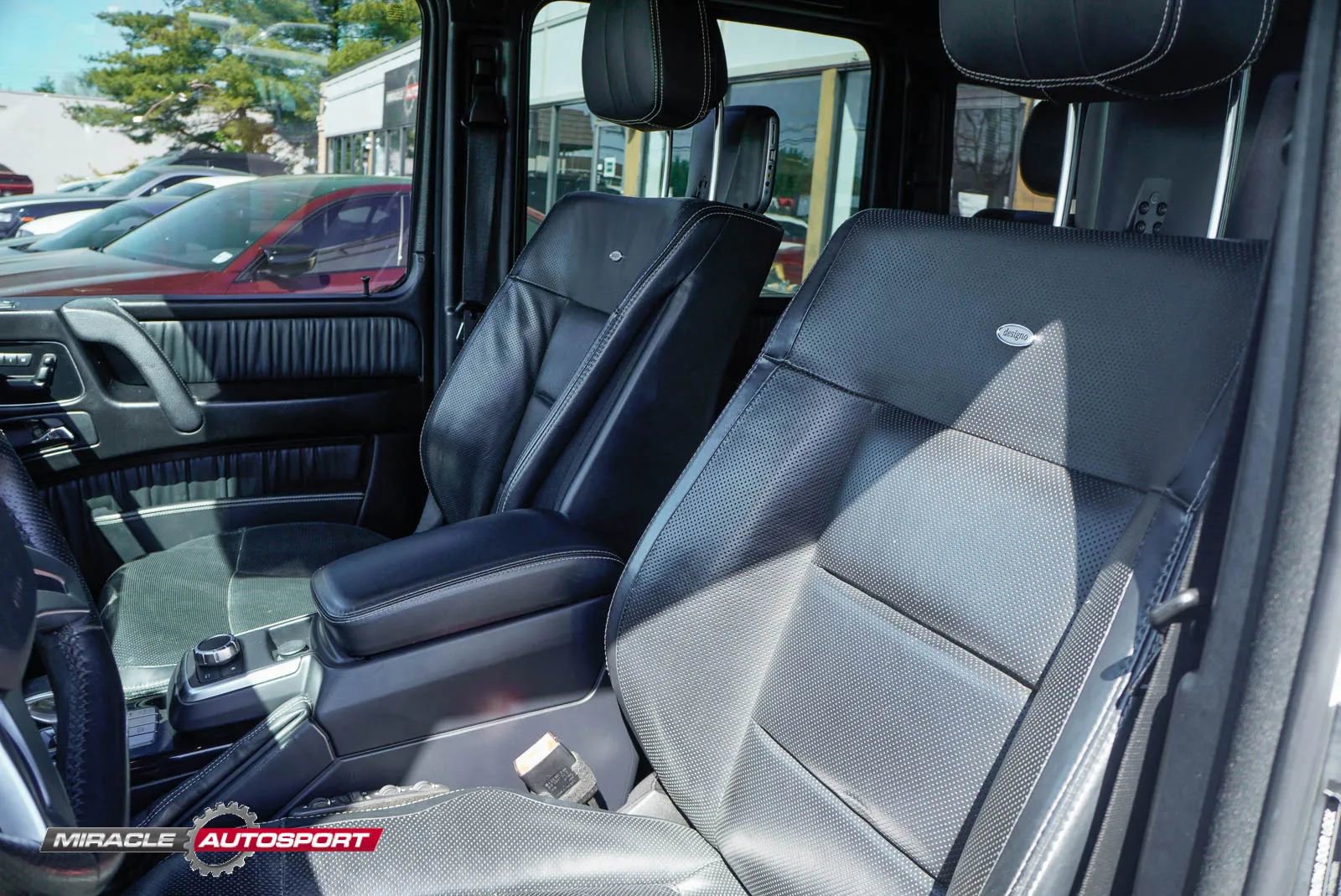 Used 2018 Mercedes-Benz G 63 AMG 4MATIC w/ Night Package image 19